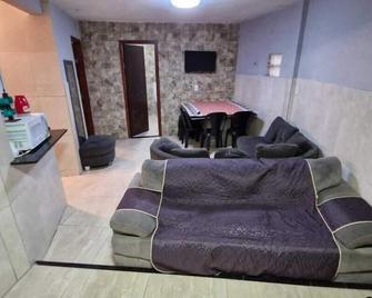 Casa 2 Quartos na Praia de Itapuã com Ar - Salvador - Sala de estar
