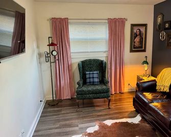 Charming 1-bedroom cottage in Covington with AC - Covington