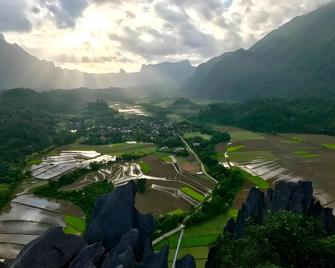 Vang Vieng Downtown Hotel - Vang Vieng - Budova