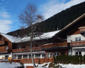 ألبينهوتل ويدرستاين - ميتيلبرغ - مبنى