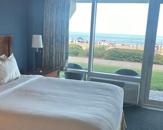 Oceansands Oceanfront Free Bike & Chair Use Aquarium Admission - Virginia Beach