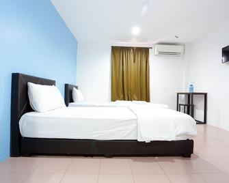 Lux Hotel - Teluk Intan - Bedroom