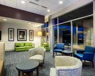 Holiday Inn Express & Suites Queensbury - Lake George Area By IHG - Queensbury - Lounge