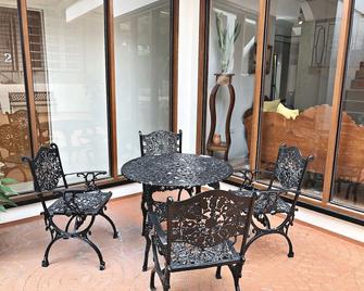 Casa Roces - Legazpi City - Patio