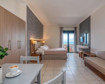 Christina Beach Hotel - Kissamos - Habitación