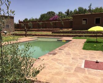 Villa with private swimming pool in Atlas Mountains - perfect for families - Jemaa de Mrirt - Piscina