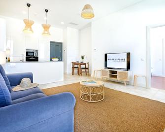 Lovely Faro Apartment - Faro - Living room