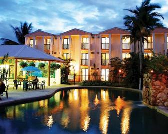 Bohemia Resort Cairns - קיירנס - בריכה