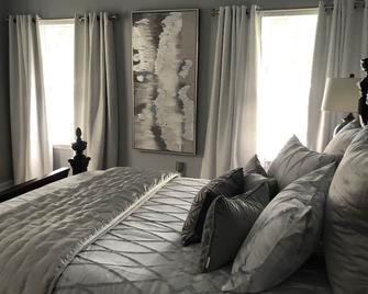 Metro Atlanta Townhouse - Kennesaw - Bedroom