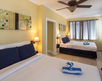 Wicker Guesthouse - Key West - Bedroom