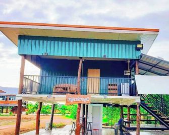 Jira Hotel - Lampang - Building
