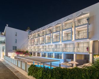 Alia Beach Hotel - Hersonissos - Building