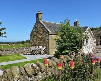 Fordel Cottage - Charming Cottage - Perfect For Exploring Country, Coast & City - Dalkeith - Patio