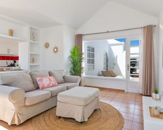 Bungalow Alma Ocean View - Puerto del Carmen - Olohuone