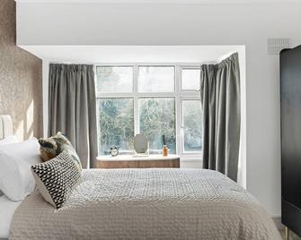 Windsor House by Andrew Hart Property - Stourbridge - Bedroom