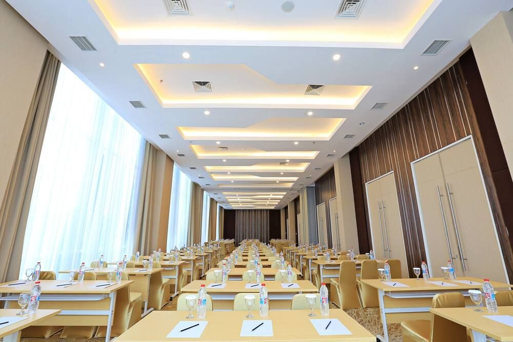 Luminor Hotel Jambi Kebun Jeruk By Wh - Jambi - Restaurant