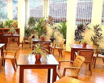 Dream Palace Family Guest House Mirissa - Mirissa - Ravintola