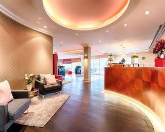 Leonardo Hotel Heidelberg - Heidelberg - Front desk