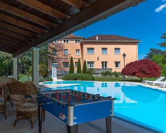 Luxury Hilltop Villa - 30.000 sqm Secular Park - Large Swimming Pool - Canelli - Pool