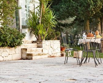 Trulli Del Carmine - Martina Franca - Binnenhof