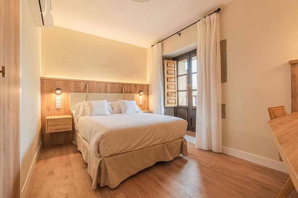 Hotel Bestprice Santillana - סנטילנה דל מאר - חדר שינה