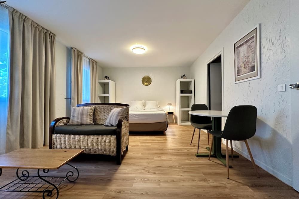 Hotel Chantereyne - שרבור-אוקטביל