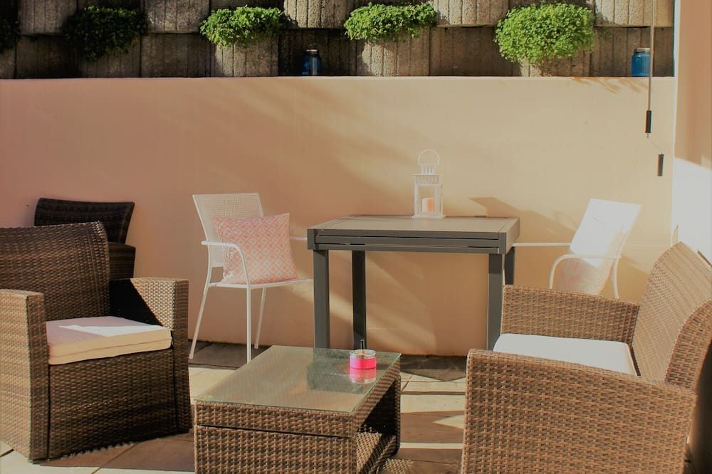 Mini apartment with terrace (without kitchen!) - Lugano - Patio