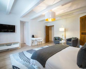 La Bastide Des Bourguets - Sault - Bedroom