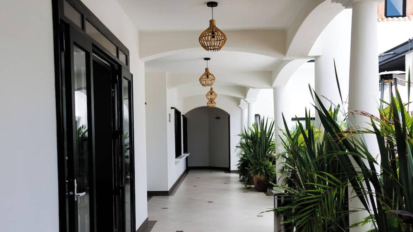 Casa Bonita Hotel & Cocina