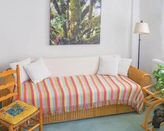 Gorgeous Apartment In Linz Am Rhein With Wifi - Linz am Rhein - Wohnzimmer