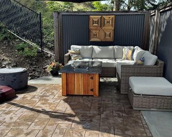 Peak Point - Beautiful One Day & Perfect The Next! - West Kelowna - Patio