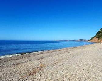 Seaside Chalet Retreat in Sidmouth - Sidmouth - Beach