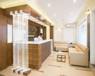 Treebo Amber International - Mumbai - Front desk
