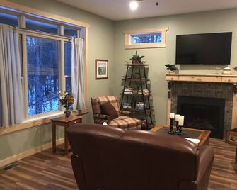 Naples Valley Getaway-Private home with hot tub. - Naples - Sala de estar