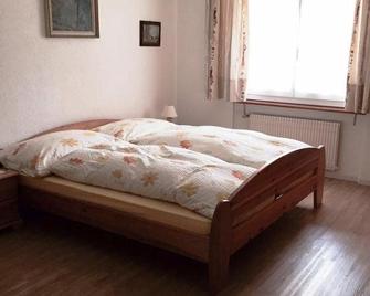 Haus Valesia - Leukerbad - Schlafzimmer