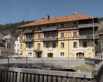 Aparthotel Hirschenhof - Spital am Semmering - Building
