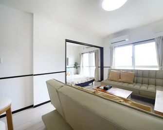 T.Trust502 - Itoman - Sala de estar