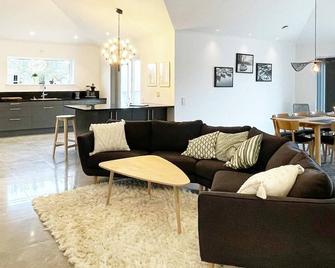 5 Star Holiday Home In VÄstervik-By Traum - Västervik - Wohnzimmer