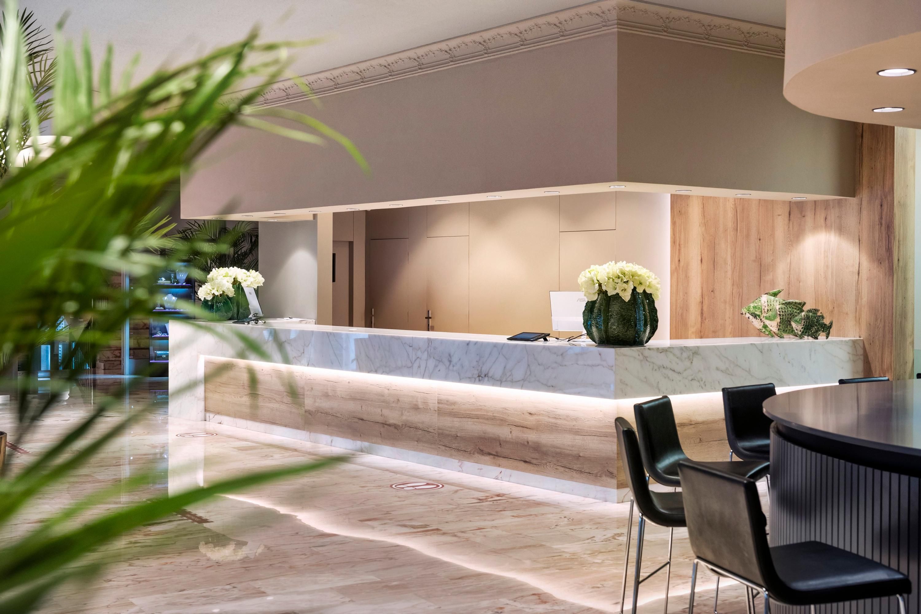 Salles Hotel Malaga Centro - Málaga - Front desk