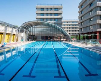 Madrid Airport Suites, Affiliated by Meliá - Madrid - Pool