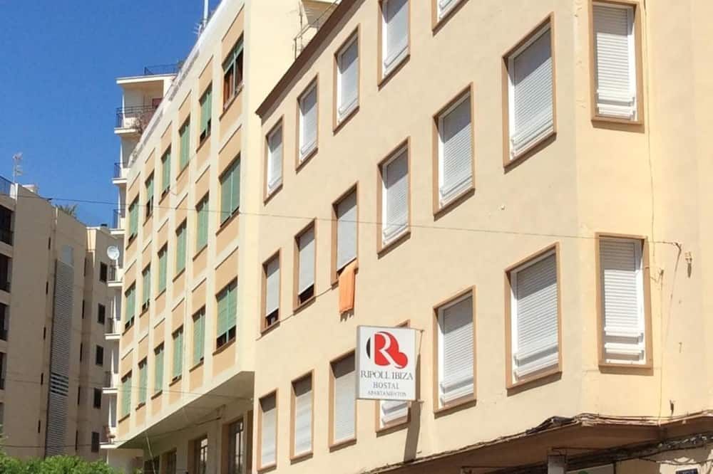 هوستل ريبول إيبيزا