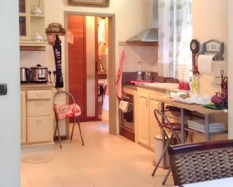 Homerez - Villa with sea view in Coteau Raffin - La Gaulette - Kitchen