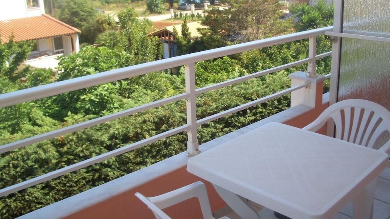 Dionisos Hotel