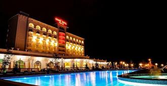 Grand Hotel Italia - Κλουζ-Ναπόκα - Πισίνα