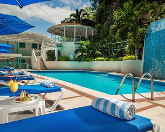 Deja Resort - Bahía Montego - Piscina