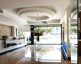LYZ Business Hotel - Lima - Lobby
