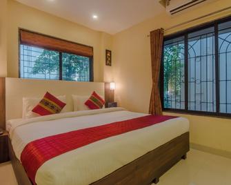 Fabexpress Aishwarya Service Apartment - Navi Mumbai - Bedroom