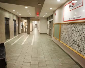 Residence & Conference Centre - Hamilton - Hamilton - Hall