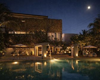 18 Suite Villa Kuta - Kuta - Pool