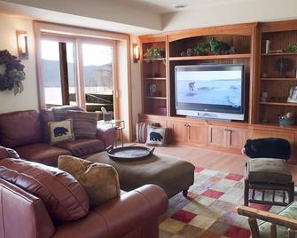 Breathtaking Lake and Mountain Views! Bolton Landing, NY - Diamond Point - Sala de estar